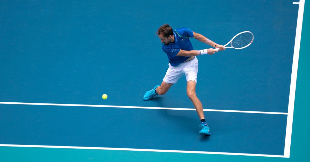 4 Ways To Adjust to a Heavier Tennis Racquet