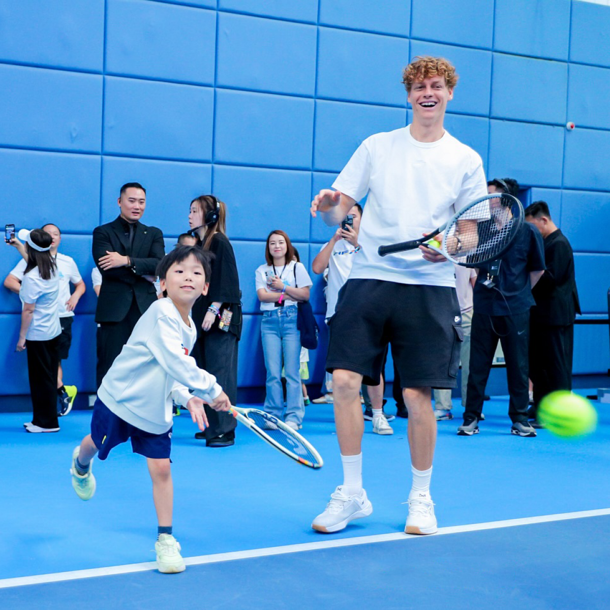 Shop Junior Tennis Equipment by Brand