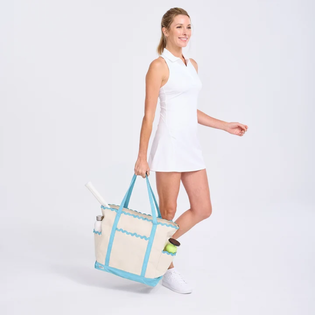 STT174_Ame_&_Lulu_Scalloped_Tennis_Tote_Light_Blue