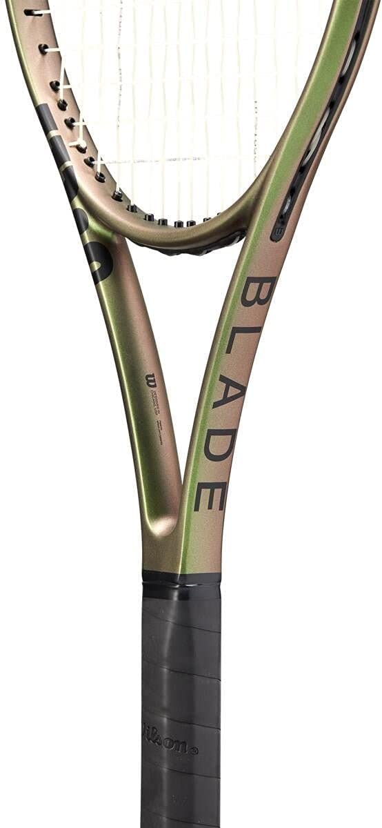 WR079511U Wilson Blade 100 v8 16x19 Tennis Racquet