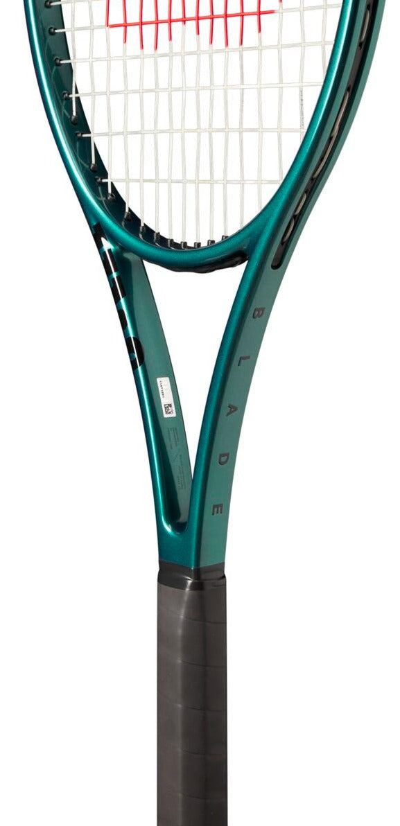 WR150511U Wilson Blade Pro 98 v9 16x19 Tennis Racquet