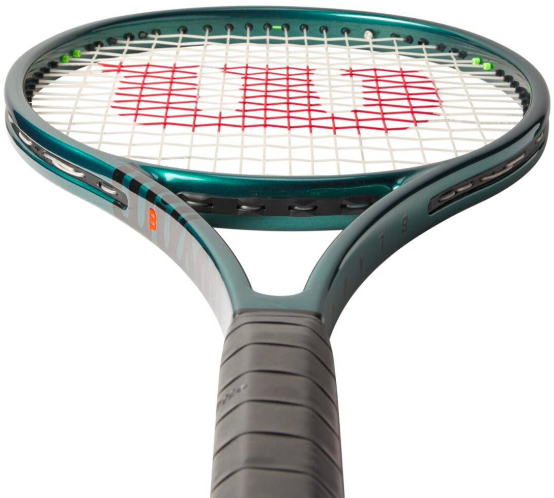 WR150511U Wilson Blade Pro 98 v9 16x19 Tennis Racquet