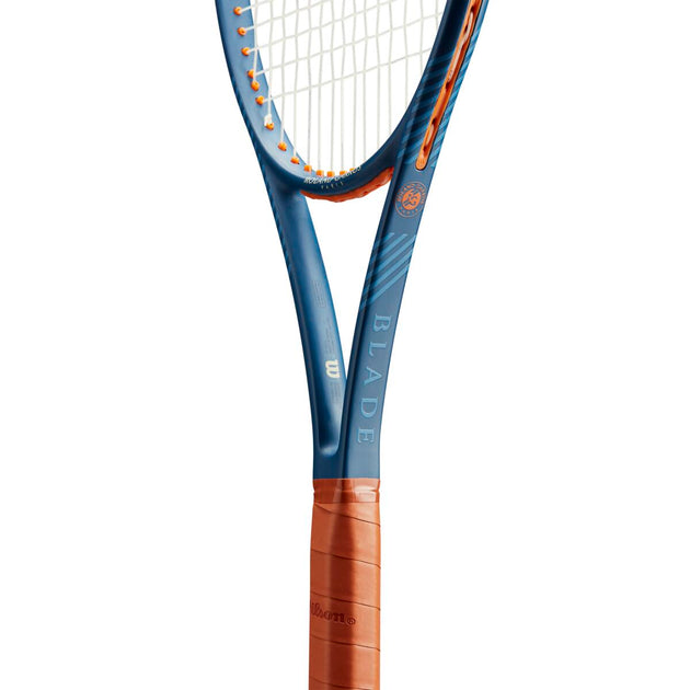 WR150611U Wilson Roland-Garros Blade 98 16x19 v9 Tennis Racquet