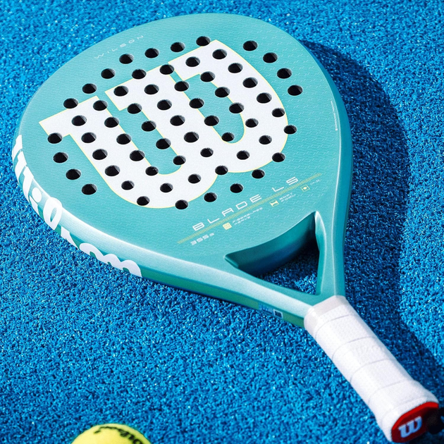 WR203711U_Wilson_Blade_LS_V4_Padel_Racket