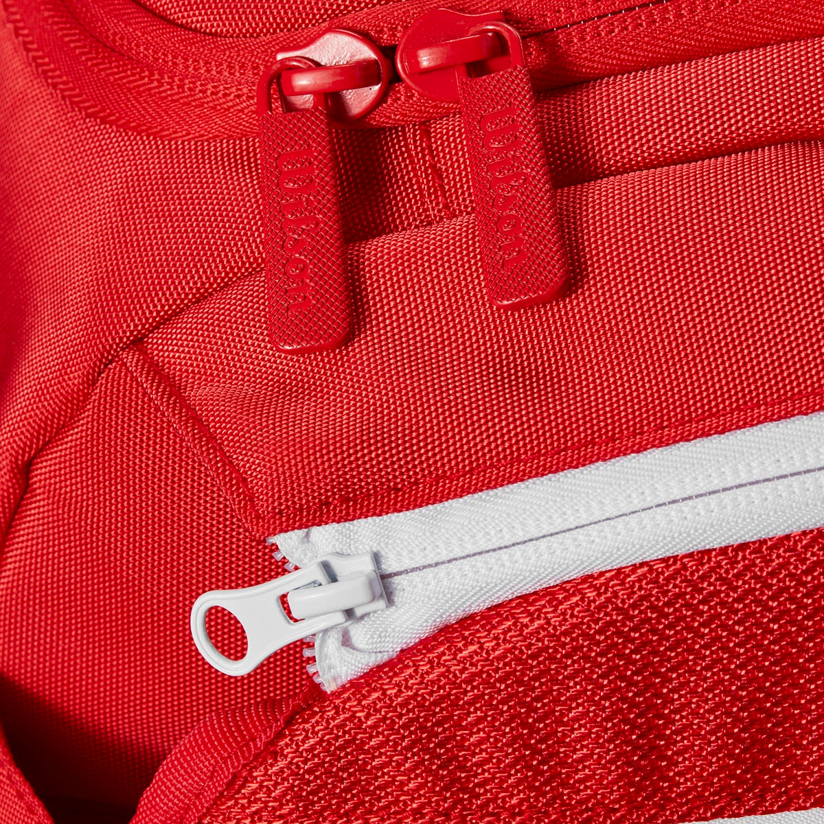 WR8037001001 Wilson Super Tour Tennis Duffle Bag  S (Red)