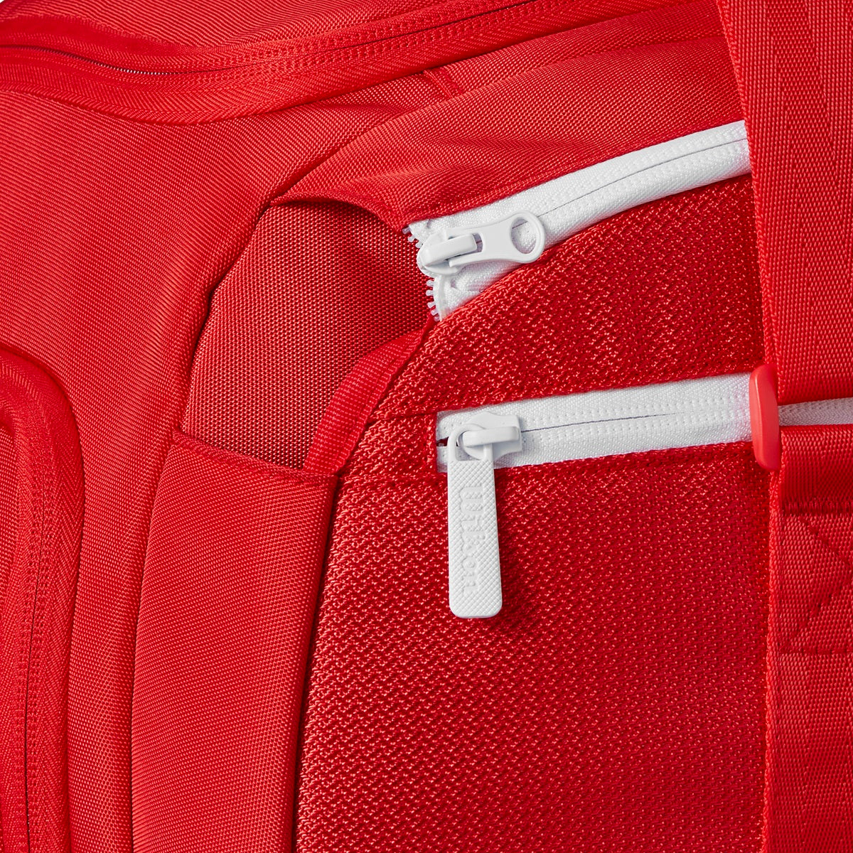 WR8037001001 Wilson Super Tour Tennis Duffle Bag  S (Red)