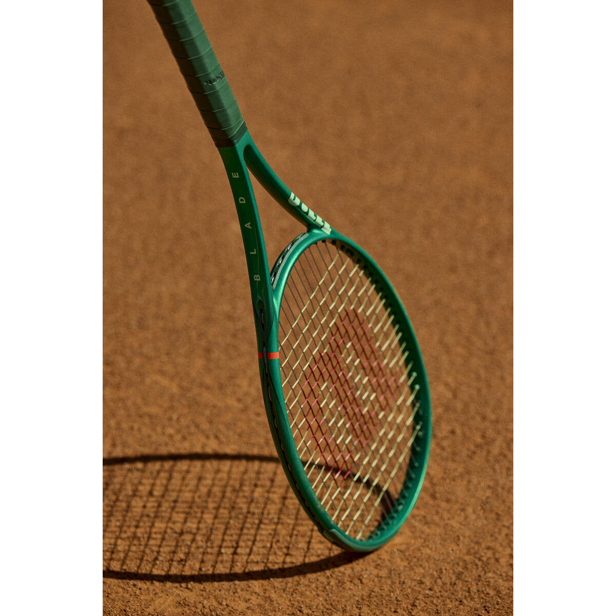 Wilson Blade 98 v10 16x19 Tennis Racquet