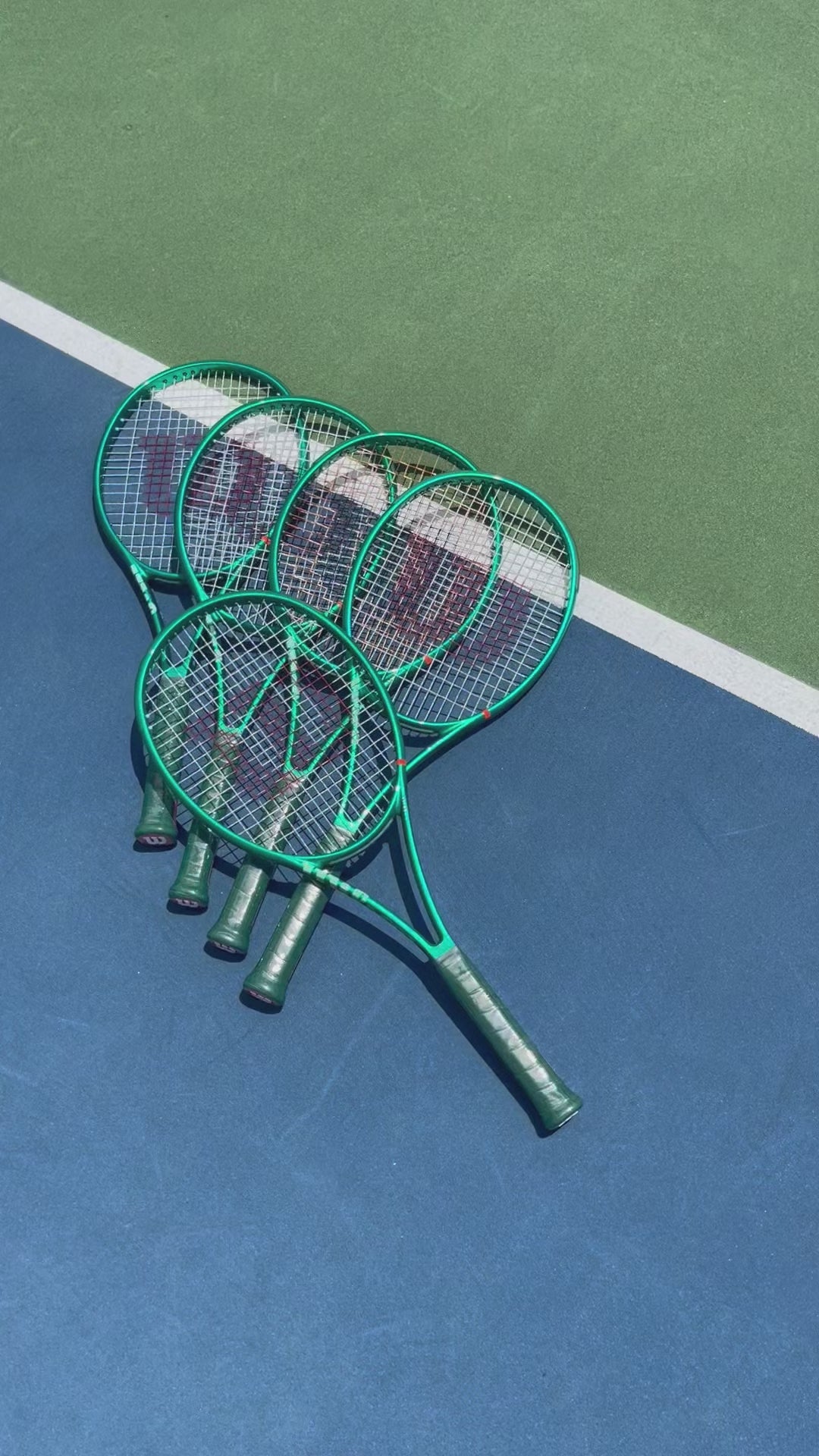 Wilson Blade 98 v10 16x19 Tennis Racquet